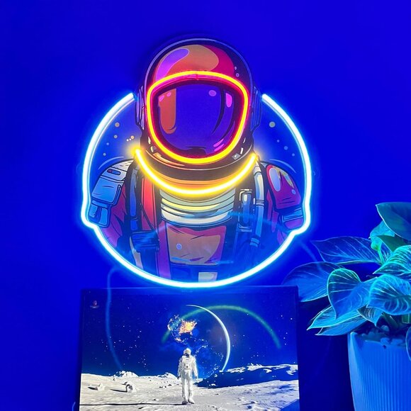 Astronaut LED Neon Sign - Picture 3 of 7